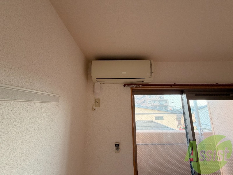 その他設備　リビングにエアコンが付いているため部屋の温度の調節が可能です