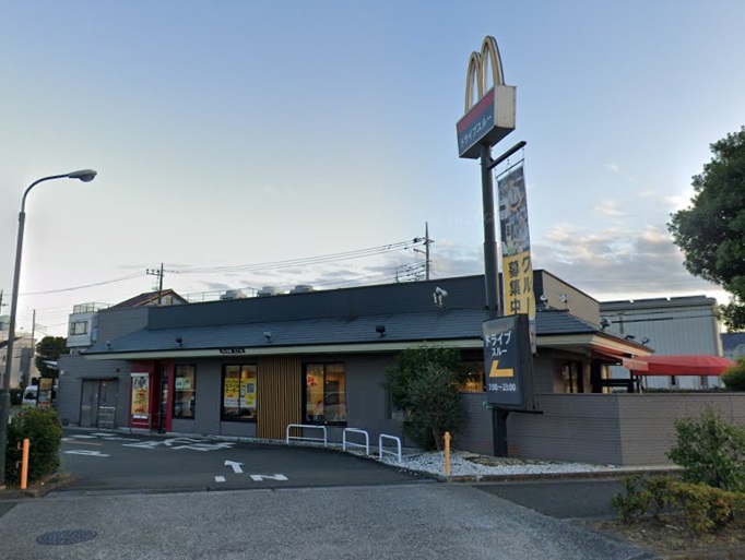 飲食店　マクドナルド四谷橋通り府中店（飲食店）まで371m