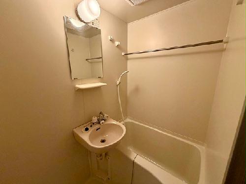 バス・シャワールーム　現状優先。設置は現地と異なる可能性があります。