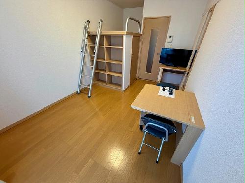 居室・リビング　現状優先。設置は現地と異なる可能性があります。