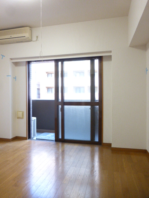 居室・リビング　内観