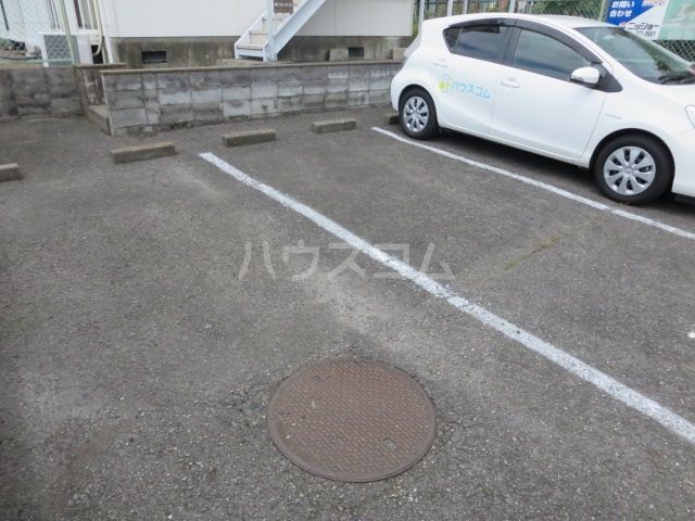 【岐阜市下奈良のアパートの駐車場】