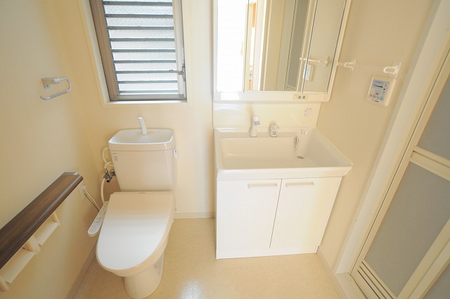 洗面設備　※別部屋参考写真です