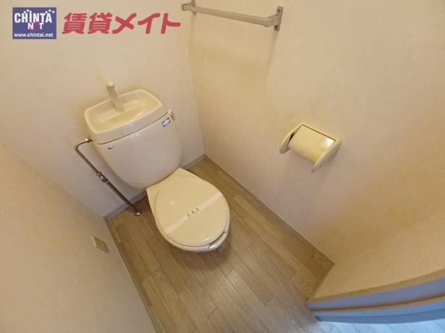 【津市久居西鷹跡町のアパートのトイレ】