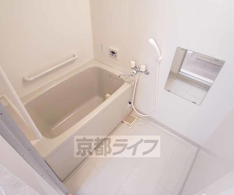 バス・シャワールーム　追い炊き機能付きのバスルーム