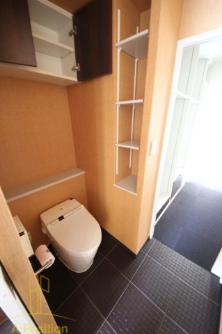 トイレ　W.O.B.NISHIUMEDA（ウォブニシウメダ）