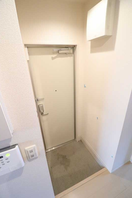 玄関　※同物件、別部屋になります。