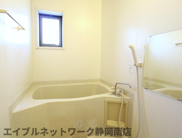 バス・シャワールーム　日々の暮らしに欠かせないお風呂です