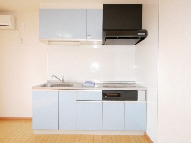 キッチン　システムキッチンは料理も掃除もしやすいです♪