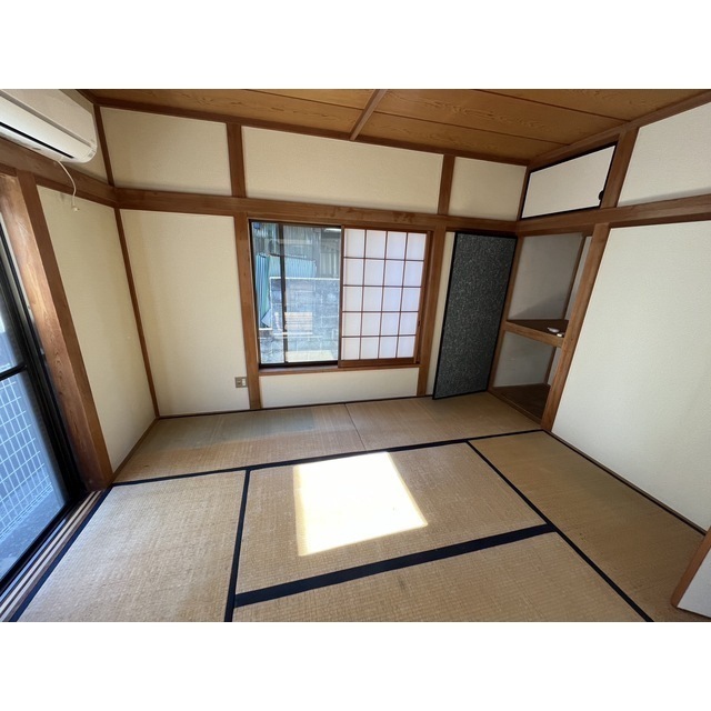 居室・リビング　１Ｆ和室６帖