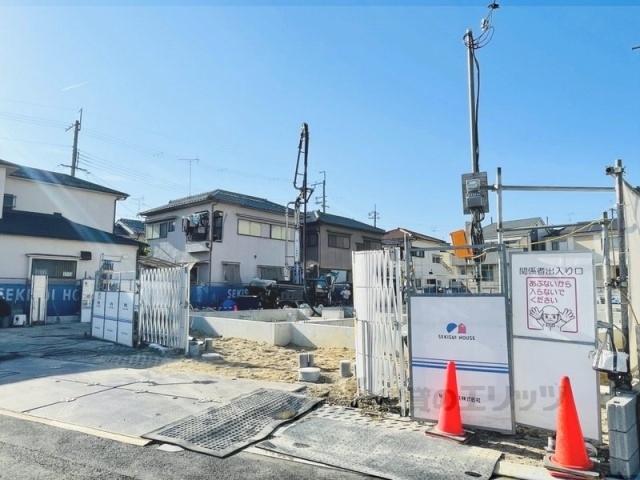 枚方市楠葉野田のマンションの建物外観