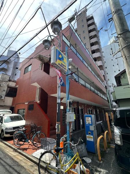 北区滝野川のマンションの建物外観