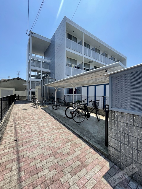 エントランス　家具家電付きのありがたさを実感できますね♪♪