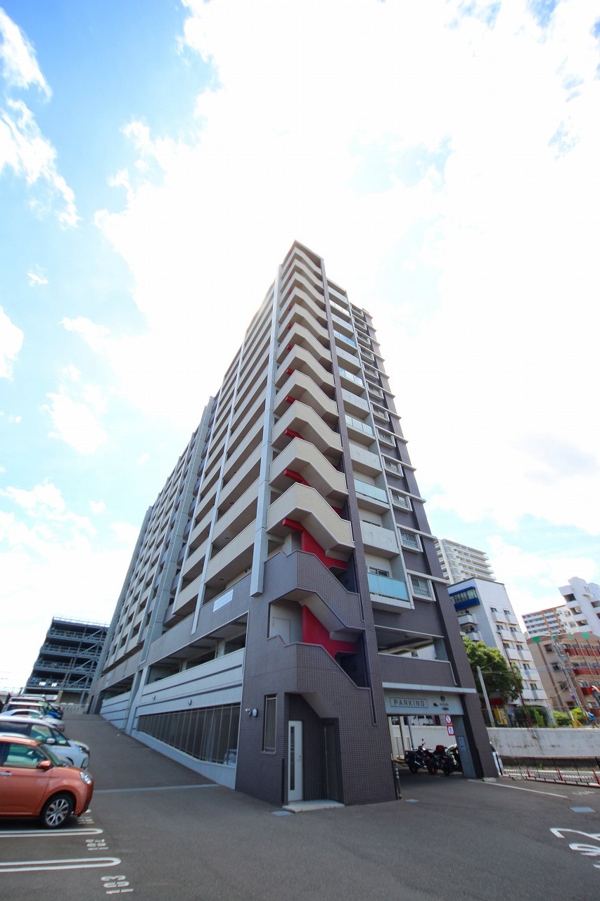 【ウィングス八幡駅前の建物外観】