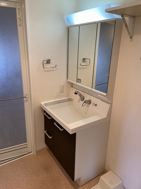 洗面設備　脱衣所、独立洗面台