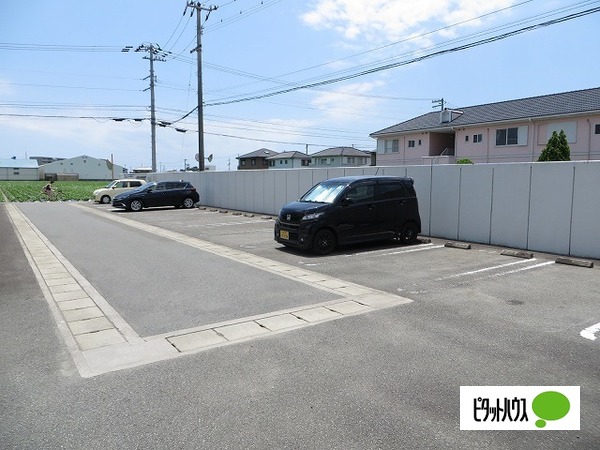 【ヒルズ住吉Ａの駐車場】