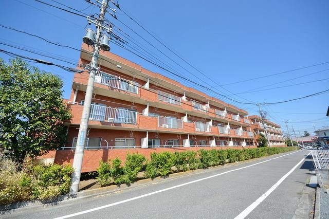 【青梅市新町のマンションの建物外観】