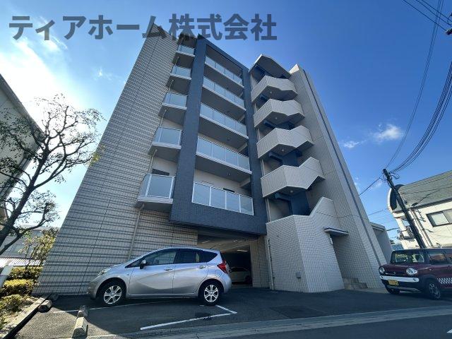 香芝市穴虫のマンションの建物外観