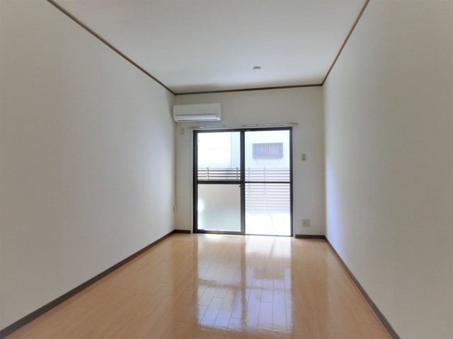 居室・リビング　エアコン付き・照明設置予定です！