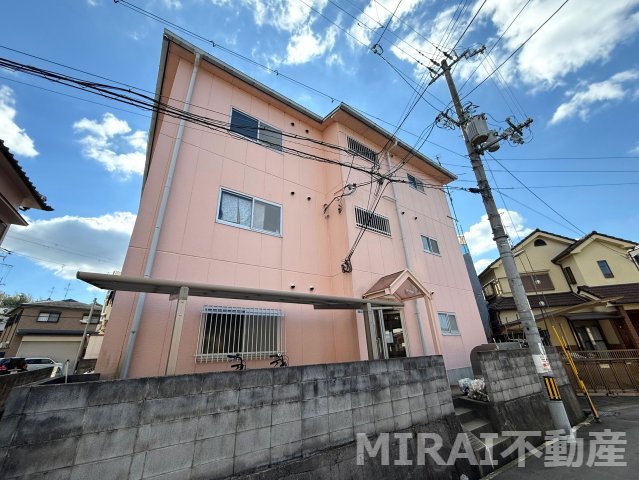 柏原市国分本町のマンションの建物外観