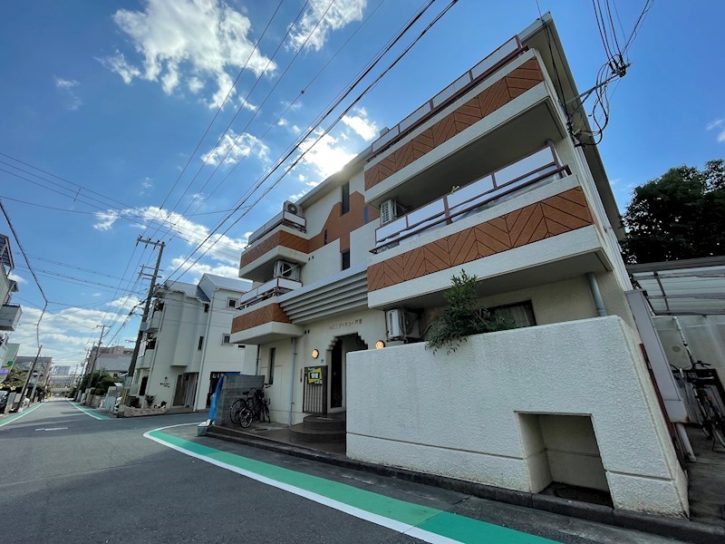 芦屋市宮塚町のマンションの建物外観