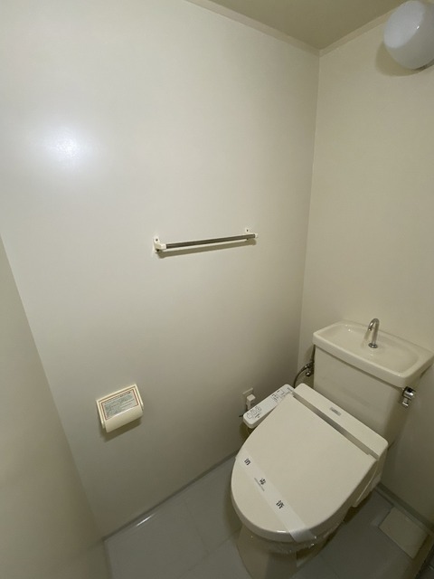 トイレ　温水洗浄便座