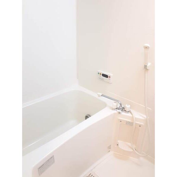 バス・シャワールーム　写真は１０１号室（参考写真）