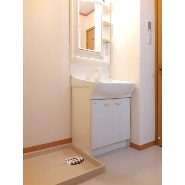 洗面設備　写真は１０１号室（参考写真）