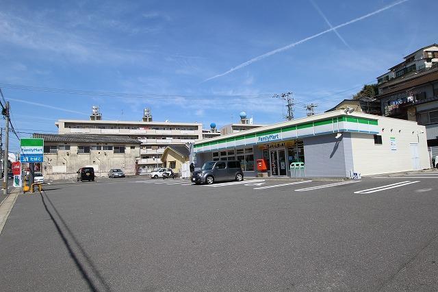 コンビニ　ファミリーマート長崎清水町店（コンビニ）まで296m