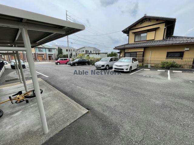 駐車場　駐車場