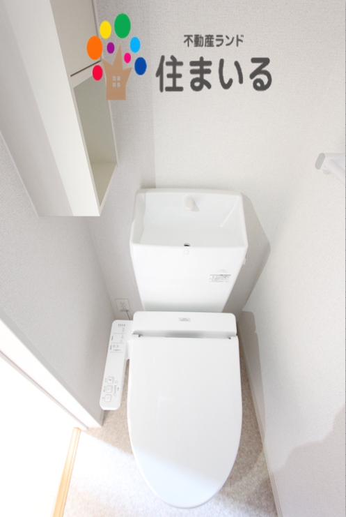 トイレ　※写真は同型タイプとなります