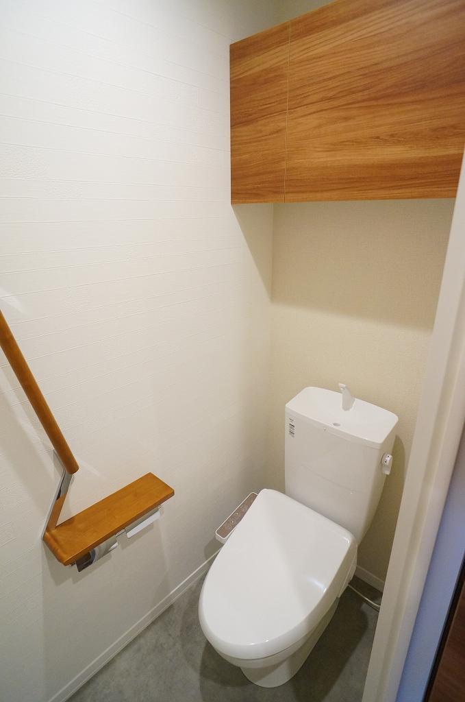ヴァレンズ・クレシェレのトイレ写真