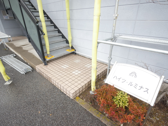 エントランス　★タイルのきれいなエントランスです★