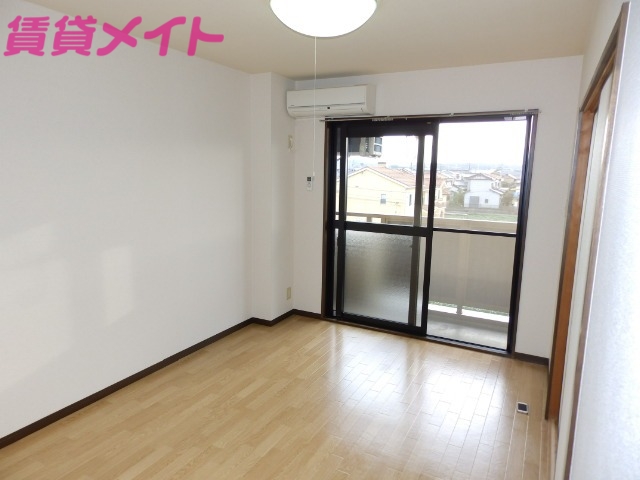 居室・リビング　同一タイプ部屋写真