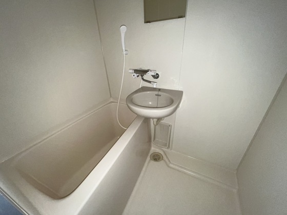 バス・シャワールーム　同マンション別部屋参考写真となります。