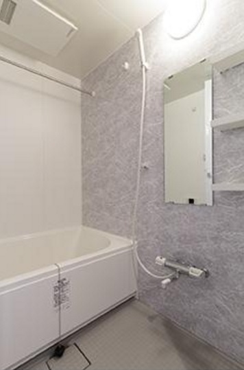 バス・シャワールーム　浴室乾燥機付きです