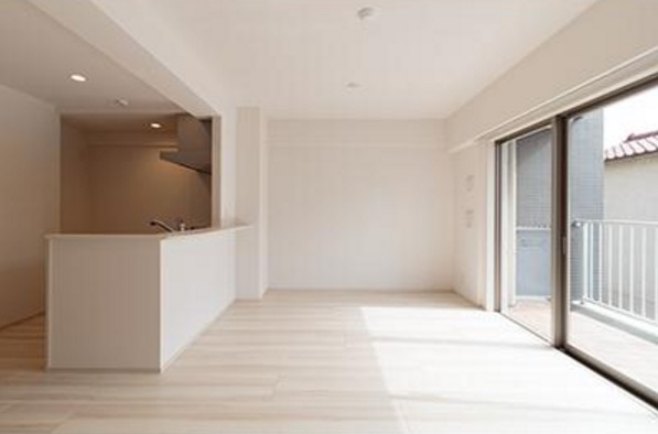 居室・リビング　10.4帖の南東向きの洋室です