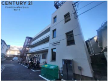 建物外観　敷地内駐車場・駐輪場あり