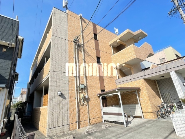 建物外観　タイル張りのオシャレな外観