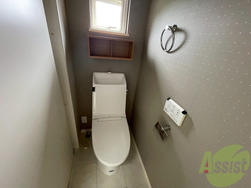 トイレ　こちらはトイレになります。ウォシュレット機能付です。