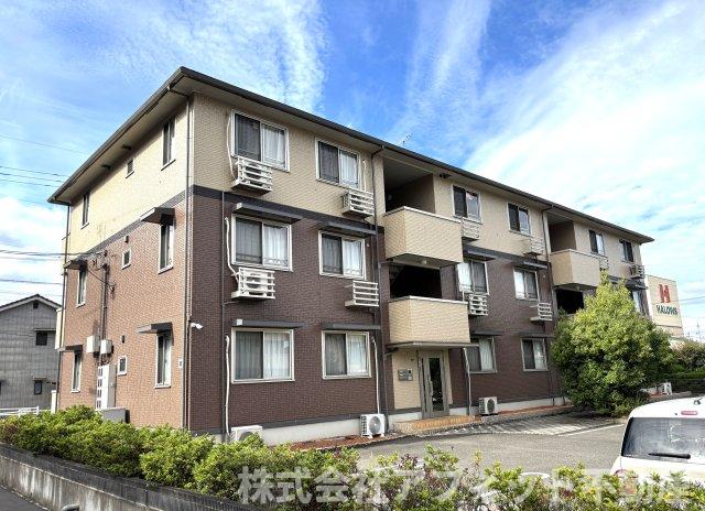 建物外観　ファミーユスクエア―B棟・軽量鉄骨造