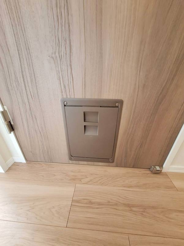 その他　neko Kuguri　いつでも通れるネコ専用の出入り口