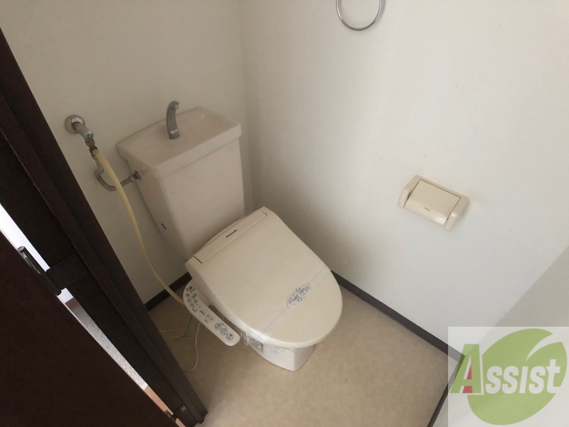 トイレ　トイレです。ウォシュレット付を探している方、おすすめです。
