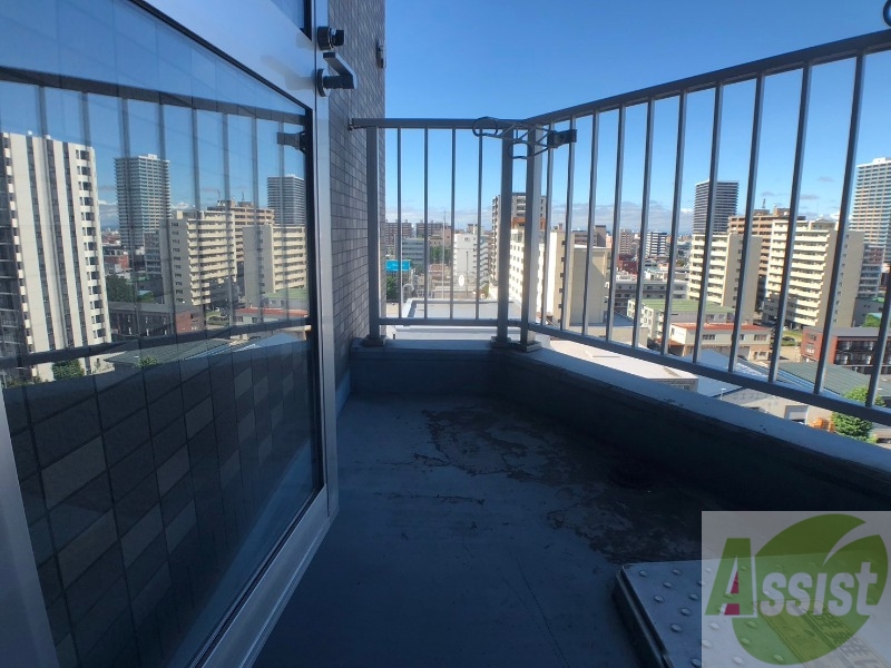 バルコニー　バルコニーです。洗濯物を干したり一息ついたりできますね！