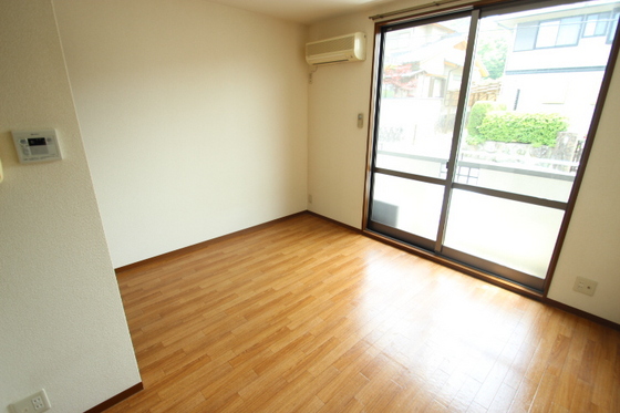 居室・リビング　※別部屋の写真です