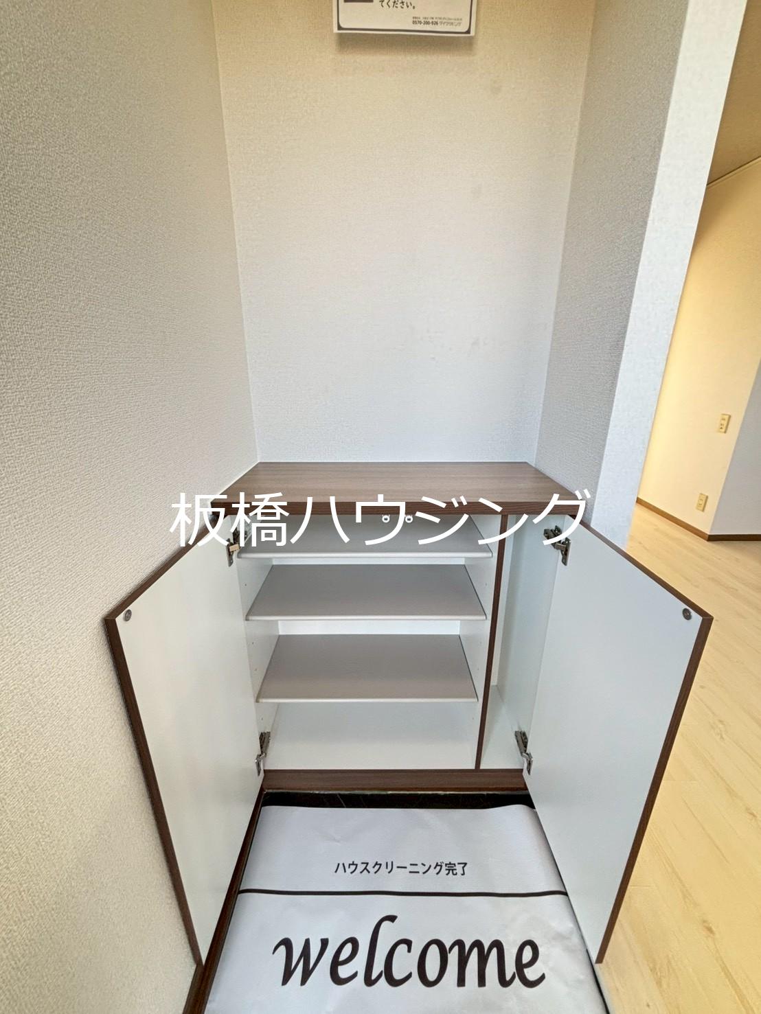 玄関　シューズボックス