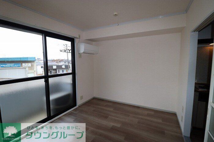 居室・リビング　※別号室参考写真です