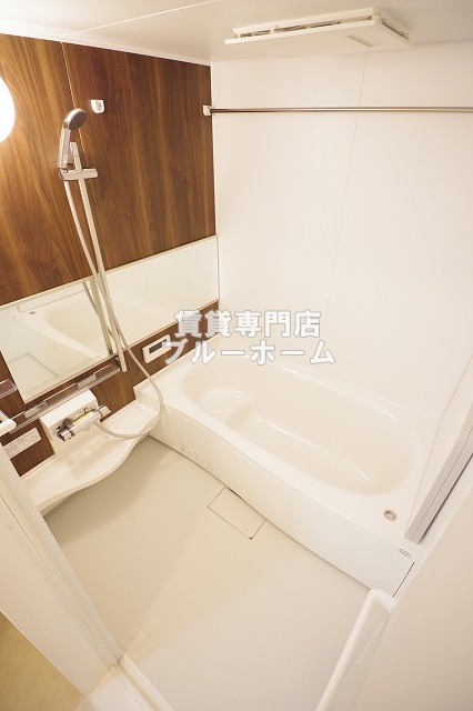 バス・シャワールーム　追い焚き・浴室乾燥付きのお風呂！