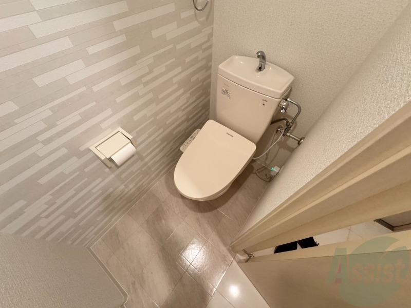 トイレ　こちらはトイレです。清潔感があり、安心して使用できます。