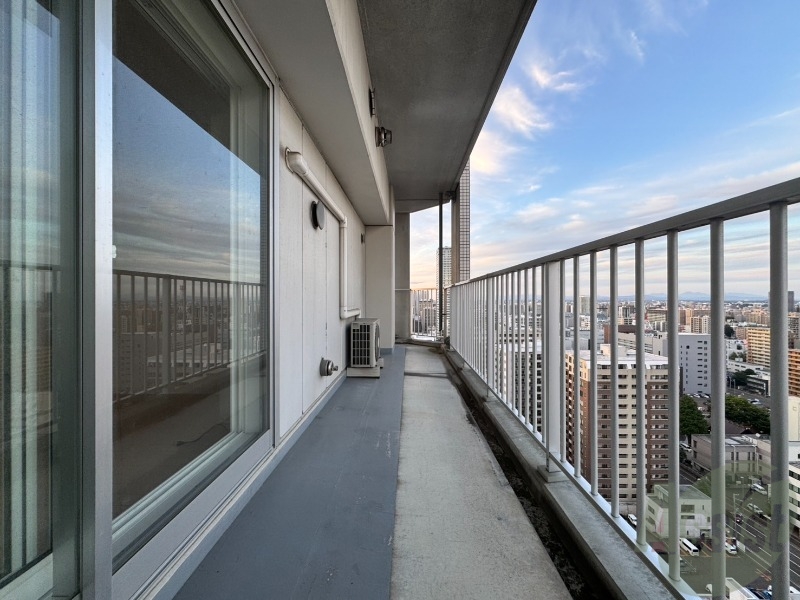 バルコニー　バルコニーです。天気の良い日には外干しができます！